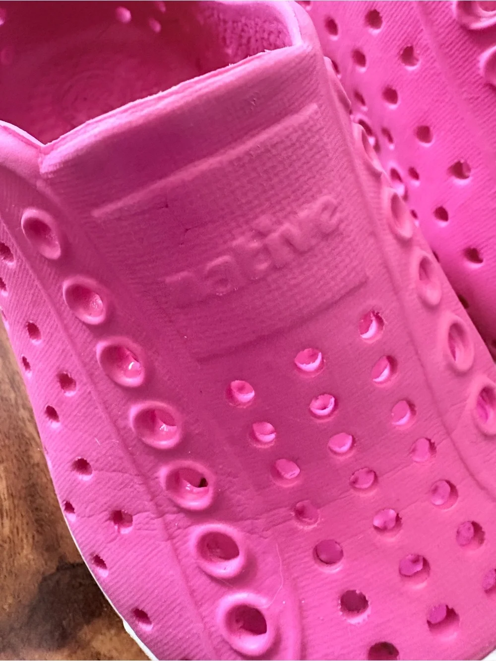 Native Shoes Kids Jefferson Slip-On Water Shoe in Hollywood Pink Size 8